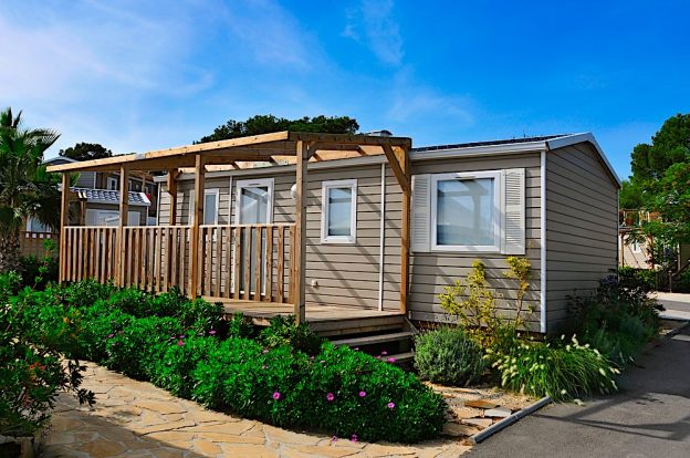 What Is A Manufactured Home &amp; Should You Invest In One?